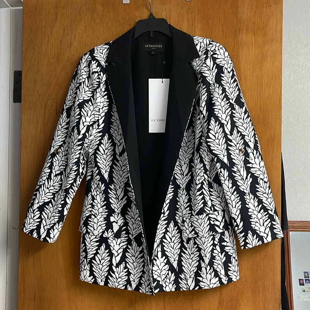 Lexbreezy Awapuhi Blazer.